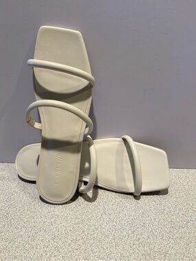 Everlane Ivory Strappy Square-Toe Women's Sandals Flats 7.5